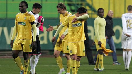 Criza de la FC Vaslui îi face pe hotelierii din Cluj să se teamă că vor rămâne cu factura neplătită. Moldovenii merg cu bani cash după ei