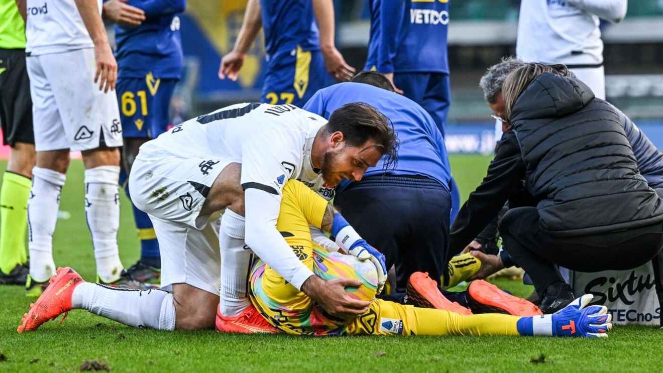 Accidentarea care a terifiat Italia! Un portar din Serie A și-a rupt piciorul în cel mai brutal mod posibil și va rata Campionatul Mondial din Qatar 2022 | VIDEO