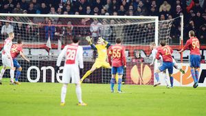 Cifrele nu îi oferă nicio șansă Stelei! **Doi jucători ai lui Ajax valorează mai mult decât primul `11` al lui Reghecampf