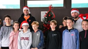 "Moș Hăne". Ce se află în sacul cadourilor când Victor Hănescu e Moș Crăciun