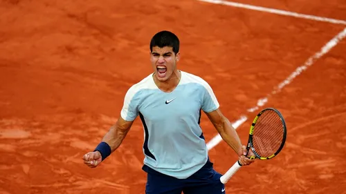 Carlos Alcaraz a evitat surpriza turneului de la Roland Garros! Tânărul minune a salvat minge de meci, a revenit de la 0-3 în decisiv și s-a calificat în turul trei