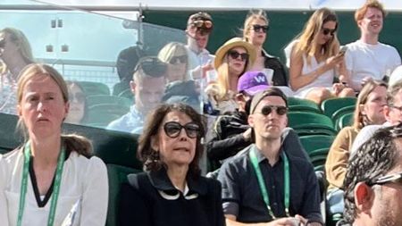 Apariție neașteptată în tribunele terenului unde Simona Halep a făcut instrucție cu poloneza Magda Frech! A stat la 4 rânduri în spatele noului manager al româncei și a avut emoții mari pentru jucătoarea noastră! FOTO EXCLUSIV
