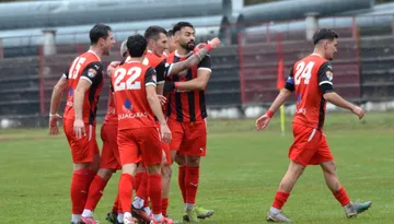 Moral ridicat în vestiarul Reșiței înaintea partidei cu Sepsi OSK. Flavius Stoican, încrezător în ciuda startului de an cu stângul: ”Poate așa ne place, să suferim și să nu fim relaxați”