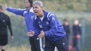 "Mititelu este un prost!"**/ "Cârțu e un schizofrenic!"