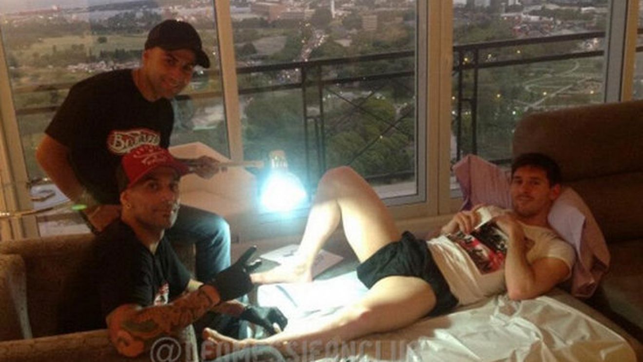 FOTO & VIDEO** Messi și-a mai făcut un tatuaj! Ce a decis starul BarÃ§ei să-și deseneze pe gamba stângă