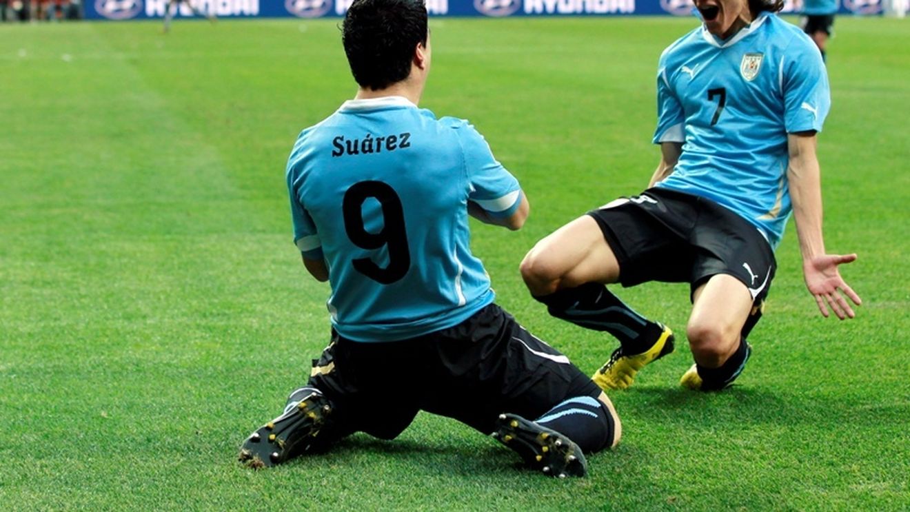 Mai tari ca Manchester și Inter! Tottenham îi transferă pe Kjaer și Cavani! VEZI cât oferă!