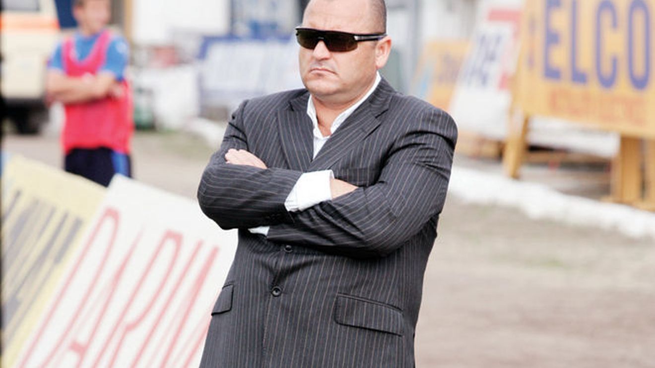 "Arbitrii sunt proști,** dar de ce se greșește numai într-o direcție? Pe noi ne-au furat și arbitrii străini"