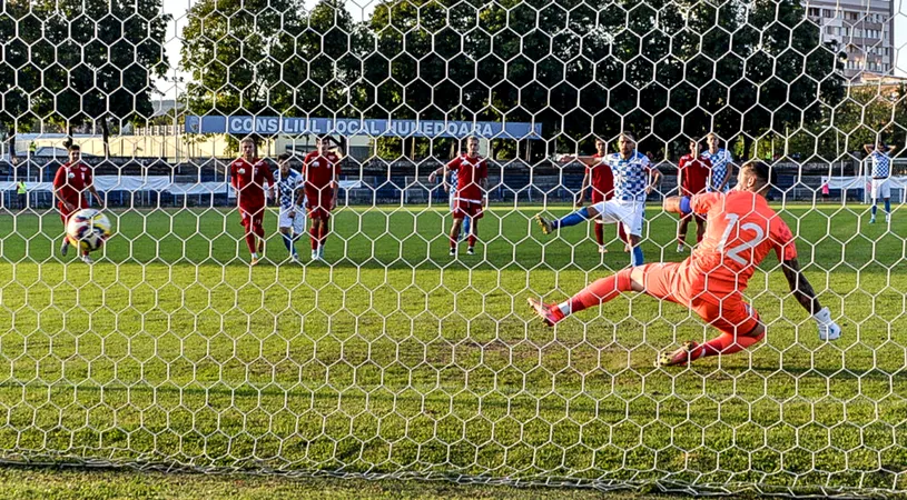 Corvinul și Chindia, meci direct la Hunedoara pentru a doua oară în mai puțin de o lună. Florin Maxim a comentat depunctarea echipei din Târgoviște: ”E frustrant, pentru că ei au şi un obiect clar”