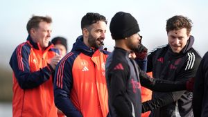 Decizia luată înainte de FCSB - Manchester United. A dus la echipă un antrenor pentru a scăpa de graşii din lot