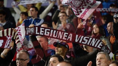 FOTO | Ironii înaintea derby-ului Steaua - Rapid. Bannerele afișate de ultrașii giuleșteni în "casa" rivalilor