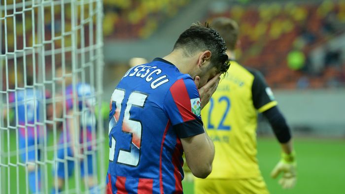 VIDEO | Întrebare pentru Rusescu. De ce a bătut „sus" penalty-ul cu Oțelul? Vezi cum trage de obicei atacantul din astfel de situații. Dinu Gheorghe: "Bați așa la 2-0, 3-0, nu la 1-2, în ultimul minut"