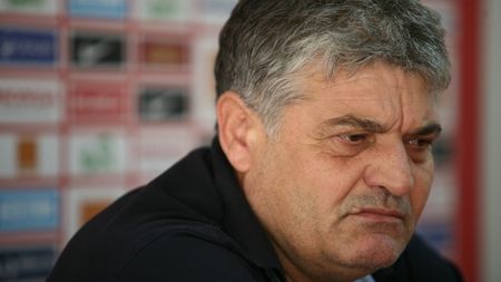 "Adrian Păunescu era un iubitor al fotbalului și al Craiovei! **S-a stins prea repede!"