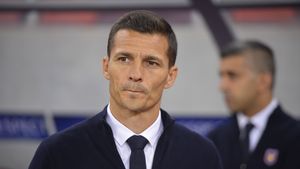 VIDEO EXCLUSIV | E Gâlcă "prea moale" pentru Steaua? Răspunsul sincer al antrenorului: "Par moale, recunosc asta, dar nu sunt". De ce nu țipă și nu sparge sticle în vestiar