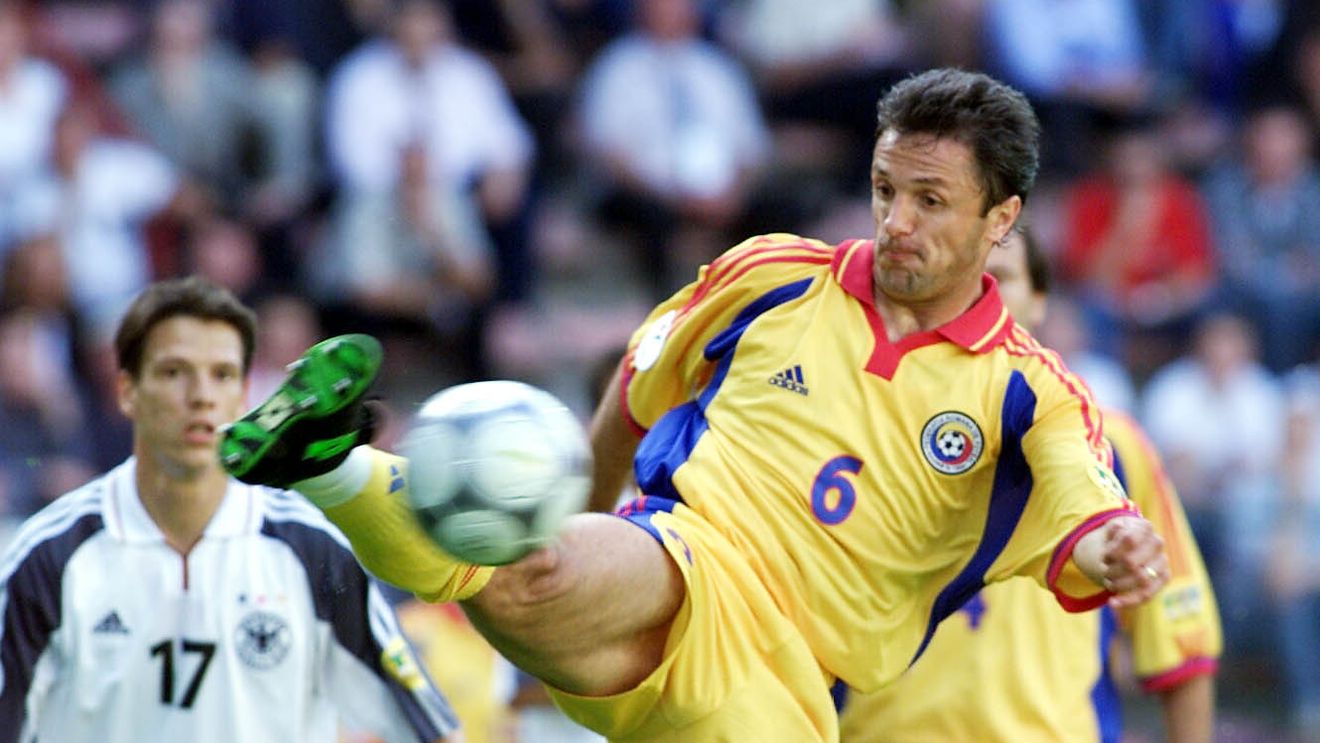 Gică Popescu, dezvăluire după aproape trei decenii: "Nu există club mai mare, semnează! Contractul era pe noptieră, între patul meu și al lui Emil Săndoi". Oferta "monstruoasă" primită după "cel mai bun meci al meu la națională"