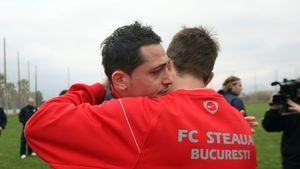 VIDEO EXCLUSIV | Paraschiv îl "transferă" pe Rădoi la Steaua: "El trebuie să revină acum în Ghencea. Am înțeles că e așteptat cu brațele deschise". Culmea, Rădoi putea ajunge mare dinamovist