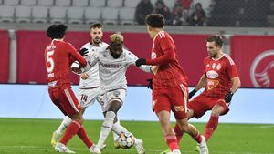 Cel mai bine plătit fotbalist al Rapidului, desființat fără menajamente după eșecul cu Sepsi: „La salariu pe care îl ai, nu poți juca așa”