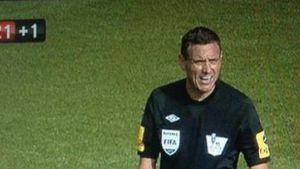 GENIAL Fanii așteptau golul, dar ce a urmat a aruncat stadionul în aer!** Momentul antologic după care englezii s-au întrebat: "Oare ce a urmărit arbitrul?" Imaginea zilei