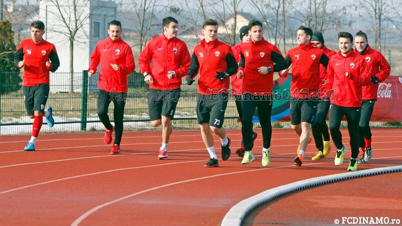 Dinamo s-a reunit la Izvorani. Essombe și Gnohere au lipsit, dar șapte nume noi au venit sub comanda lui Mircea Rednic. Programul "câinilor" în pauza de iarnă