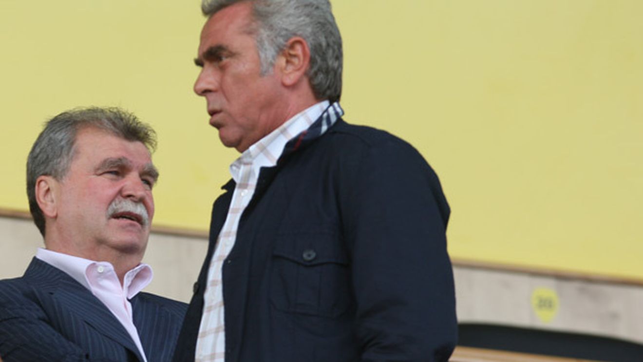 Neculaie: "'Vamă' a avut o atitudine mizerabilă"!** Dinu Gheorghe: "Văd că nu zice nimic de banii luați de la Rapid"