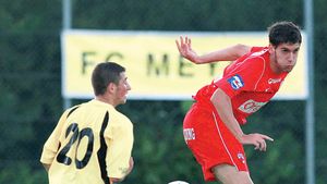 Homei a fugit și a anunțat prin sms că vrea salariu mai mare!