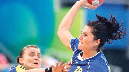 România, cinci înfrângeri în ultimele șase meciuri cu Franța!** Senocico: "Trebuie să muncim mai mult" Meiroșu: "Le-am  vândut mingi"