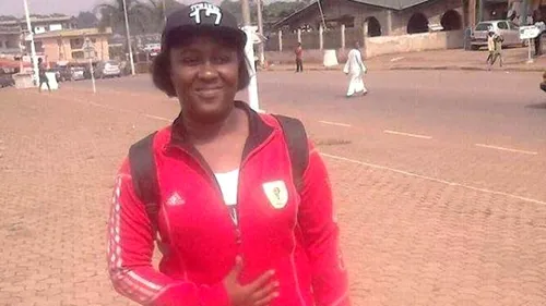 TRAGEDIE | Un portar al unei echipe de fotbal feminin din Camerun a murit la încălzire