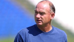 Nae Ungureanu îl laudă pe Alex Chipciu: „Față de mine el a avut avantajul experienței să joace fundaș stânga, deși e fotbalist de picior drept!”. Ce spune despre lupta la titlu. EXCLUSIV