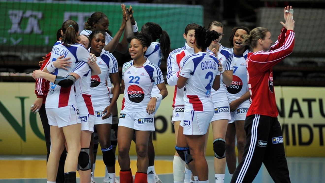 Franța,** prima finalistă la CM din China