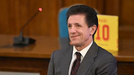 Milioanele șeicilor îl ademenesc pe Gică Hagi. Cumnatul Gică Popescu: „I-ar face bine pentru psihicul lui”