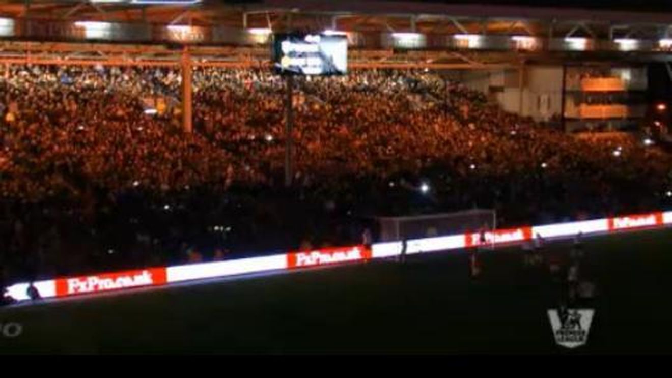 INCREDIBIL Eveniment rar întâlnit pe cel mai vechi stadion din Anglia!** Fanii au reacționat neașteptat. VIDEO Manchester, trimisă la cabine. Ce s-a întâmplat