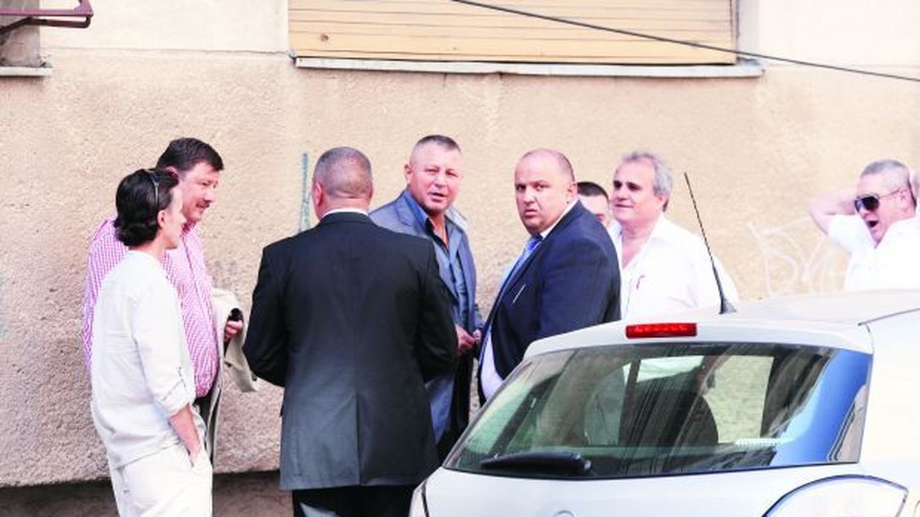 Obreja, înlăturat în forță!** "Îl suspendăm noi"