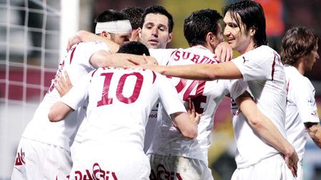 S-au dat pe "mute"! Lucescu jr. își adoarme adversarele: "N-avem nicio șansă la titlu!" Rapid este însă principala favorită