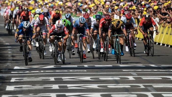 Turul Franței 2019 | Caleb Ewan a făcut „dubla". Un mare favorit a abandonat după ce a căzut