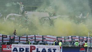 Jandarmul bătut de suporterii lui U: "Dați dovadă de fair play!"