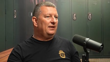 Pariu îndrăzneț pe Ionuț Chirilă și CS Dinamo: ”Nu va face două puncte în sezonul acesta! Când îl face pe primul, eu îmi dau cămașa jos și stau la bustul gol în emisiune”