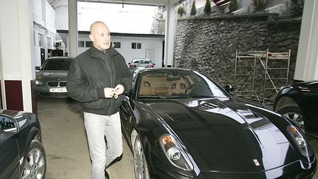 "Arpad Paszkany este Roman Abramovic al României"