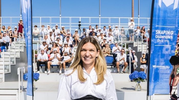 Imagini cu Simona Halep foarte bucuroasă! Sărbătoare cu mulți invitați la petrecerea lui Patrick Mouratoglou | GALERIE FOTO