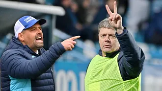 Ieșenii, încrezători că pot să provoace liderului Corvinul primul eșec din acest sezon. Tibor Selymeș spune că știe cum Poli poate da lovitura, Florin Maxim vrea să profite de slăbiciunile moldovenilor