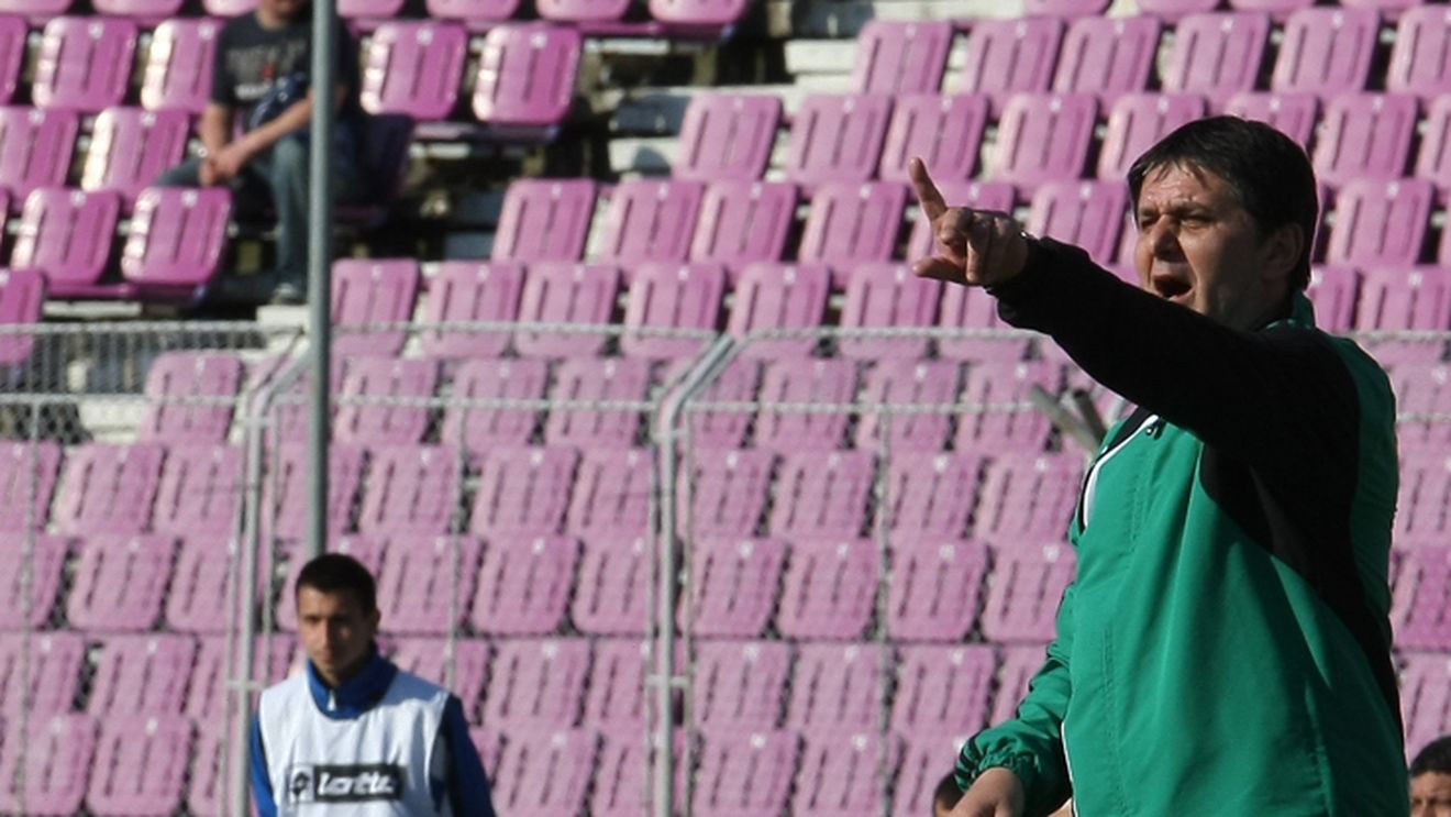 "Lăcătuș va sta până la final!** Nu e nicio diferență între el și Petrescu"