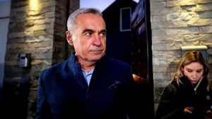 Călin Georgescu, apariție surpriză la meci. A venit fără bodyguarzi