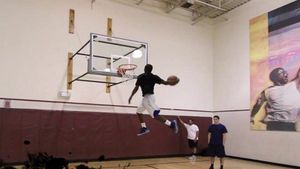 Dunkerul de 1,69 metri care a uimit lumea vine la Wizz Air Sport Arena Streetball