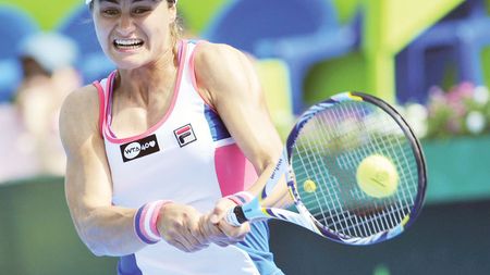 Perechea Niculescu/Zakopalova s-a calificat în finală la Eastbourne