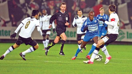 Liga face compromisuri în numele sărăciei!** Cum "operează" oamenii lui Mitică