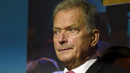 Incredibil! Președintele Finlandei a stat în peluză la meciul cu Italia | FOTO 