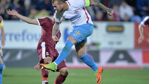 Detalii din interior. Becali a început să dea "din casă" și spune cum fentează Alibec echipa: "Când știe că nu e titular se preface că-l doare glezna"