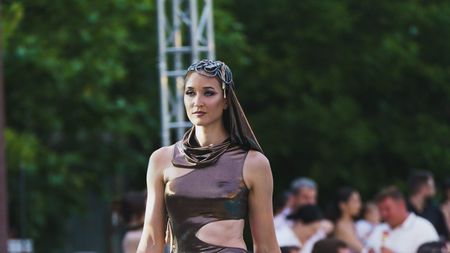 Simona Radiș, cea mai valoroasă canotoare lumii, are o garderobă în care se regăsesc o mulțime de ținute de gală: „Le-am cumpărat și pentru evenimente”