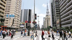 O femeie e agresată la fiecare 15 secunde! Criminalitate excesivă, tâlhării și pază armată sunt câteva elemente care ciobesc strălucirea metropolei Sao Paulo