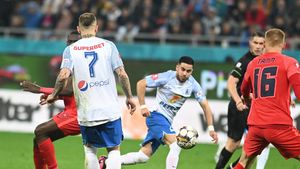 CCA a luat decizia: arbitrul care a fost suspendat o lună după ce l-a iertat pe jucătorul lui Gigi Becali va conduce „finala” campionatului Farul Constanța - FCSB  | EXCLUSIV