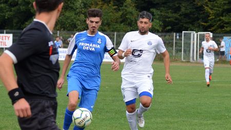 INTERVIU cu Florin Costea. Ajuns la 34 de ani, atacantul mai joacă fotbal doar de plăcere, şi este golgheter în Liga 3: ”În primul rând sunt bucuros că sunt sănătos.” De ce nu mai vrea să plece de la actuala echipă şi motivul pentru care vrea ca Bănia să aibă două cluburi la Liga 1