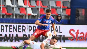 Dragoș Nedelcu a rezistat doar 30 de minute în Steaua - Sepsi OSK 2-1. Ce a pățit mijlocașul